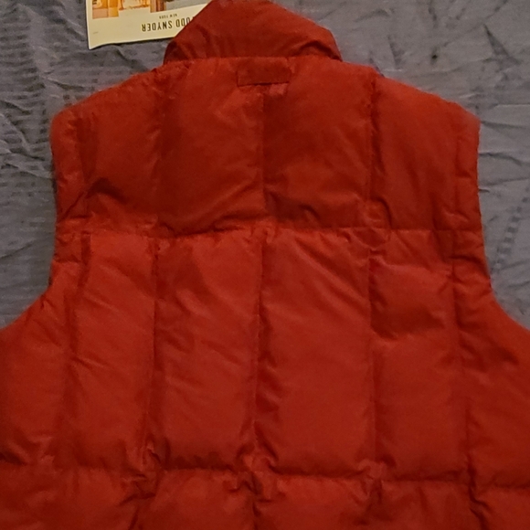 100% Goose Down Vest - Picture 5 of 6
